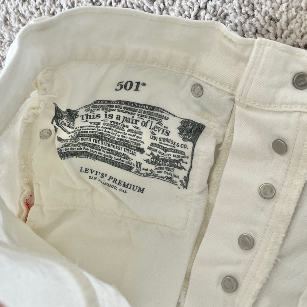 Levi’s Premium 501 White Shorts - Picture 3 of 6